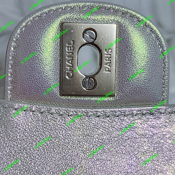 CHANEL 20B IRIDESCENT IVORY LAMBSKIN MEDIUM CLASSIC FLAP - Picture 14 of 15